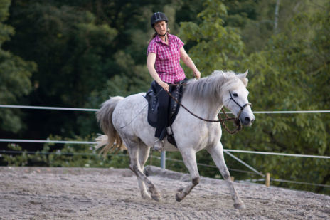 Frau Meininger Schön zu Pferd